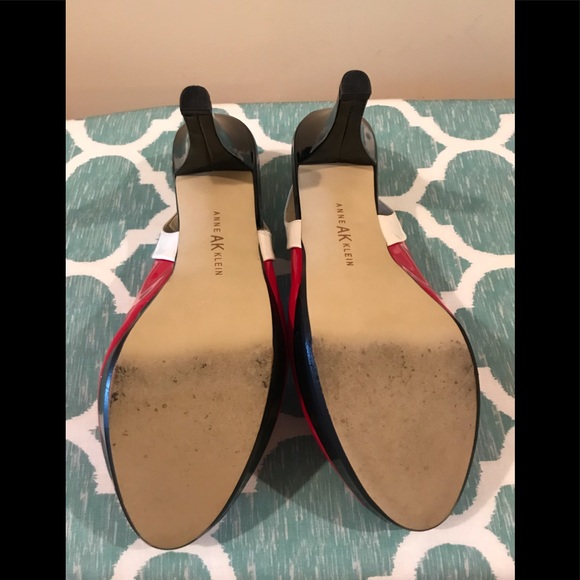 Heels - Picture 2 of 3